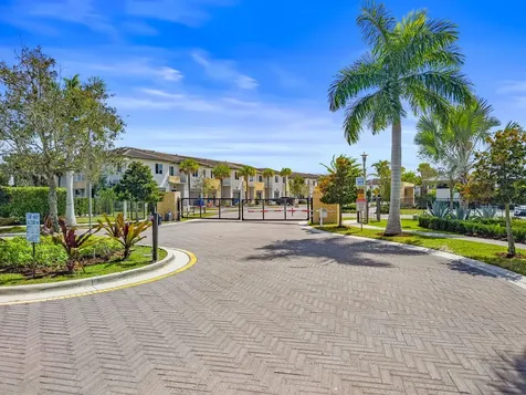511 Pioneer Way Royal Palm Beach FL 33411