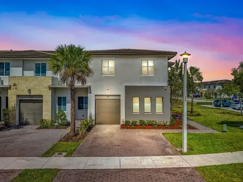 511 Pioneer Way Royal Palm Beach FL 33411