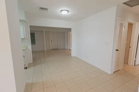 1148 Se Puritan Lane Port Saint Lucie FL 34983