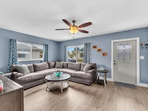 7615 NW 68th Avenue Tamarac FL 33321