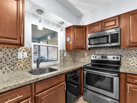 7615 Nw 68th Avenue Tamarac FL 33321