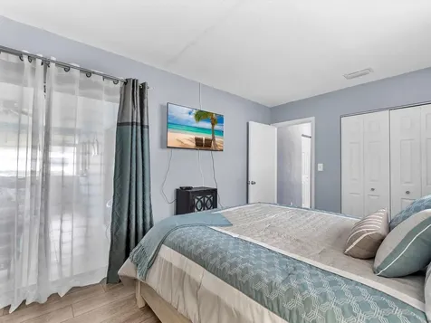 7615 Nw 68th Avenue Tamarac FL 33321