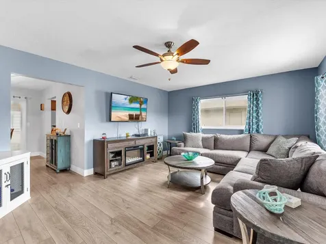 7615 Nw 68th Avenue Tamarac FL 33321