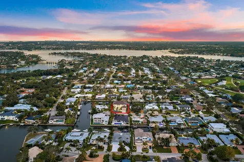 24 Leeward Circle Tequesta FL 33469