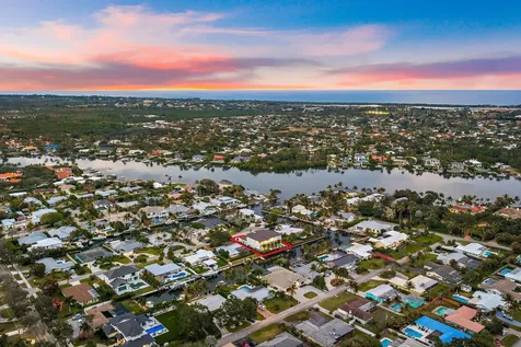 24 Leeward Circle Tequesta FL 33469