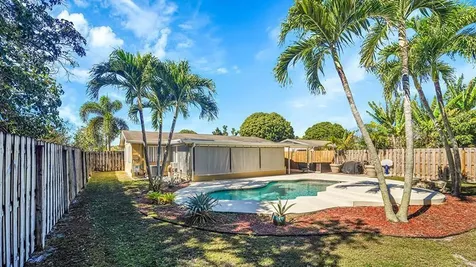 514 Sw 73rd Avenue North Lauderdale FL 33068