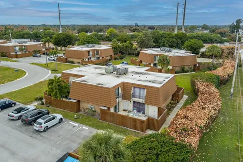 3900 County Line Road Tequesta FL 33469