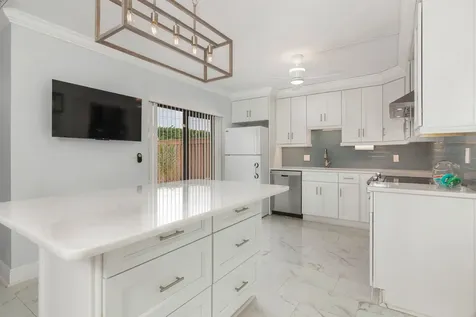 3900 County Line Road Tequesta FL 33469