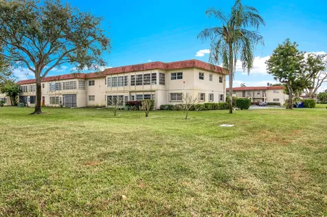 31 Abbey Lane Delray Beach FL 33446
