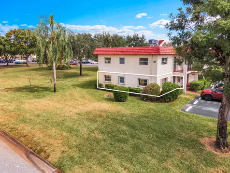 31 Abbey Lane Delray Beach FL 33446