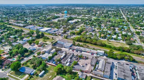 369 SE 2nd Avenue Delray Beach FL 33483