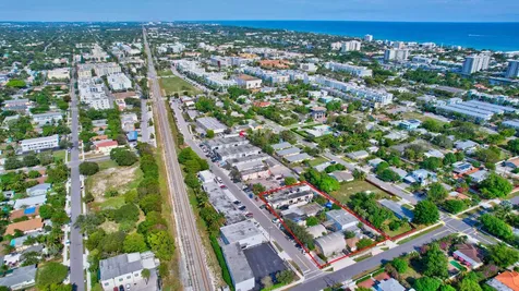 369 SE 2nd Avenue Delray Beach FL 33483