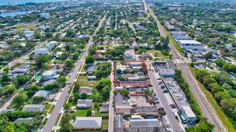 369 SE 2nd Avenue Delray Beach FL 33483