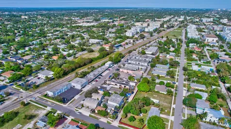 369 SE 2nd Avenue Delray Beach FL 33483