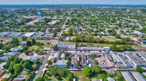 369 SE 2nd Avenue Delray Beach FL 33483