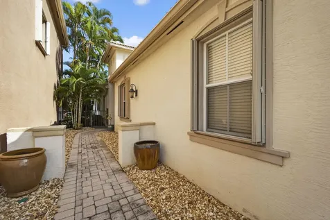 171 Isle Verde Way Palm Beach Gardens FL 33418
