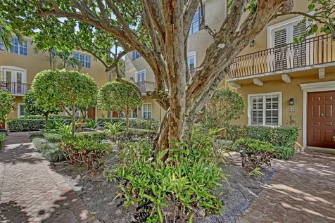 72 SE 6th Avenue Delray Beach FL 33483