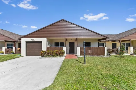 8515 Lake Point Court Lake Worth FL 33467