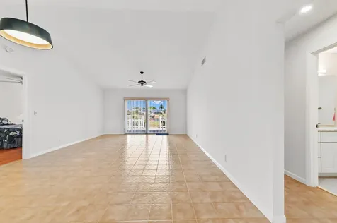 8515 Lake Point Court Lake Worth FL 33467
