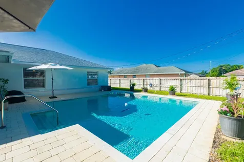 413 Sw Mccomb Avenue Port Saint Lucie FL 34953