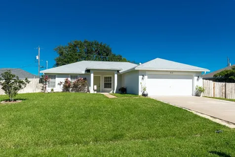 413 Sw Mccomb Avenue Port Saint Lucie FL 34953