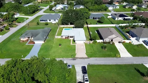 413 Sw Mccomb Avenue Port Saint Lucie FL 34953