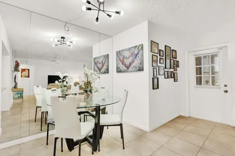 309 Knotty Pine Circle Greenacres FL 33463