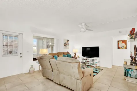 309 Knotty Pine Circle Greenacres FL 33463