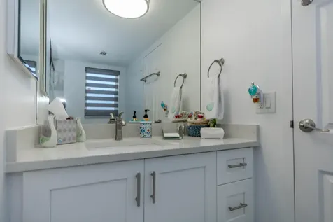 3951 Via Poinciana Lake Worth FL 33467