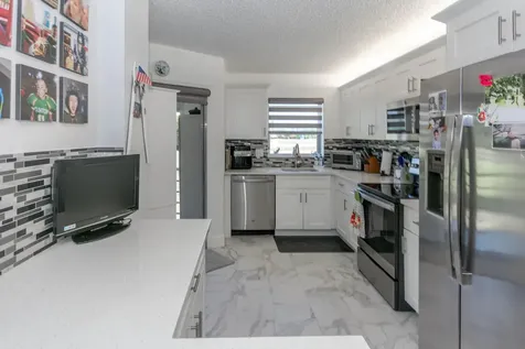 3951 Via Poinciana Lake Worth FL 33467