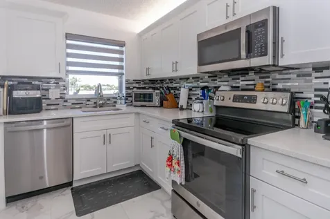 3951 Via Poinciana Lake Worth FL 33467