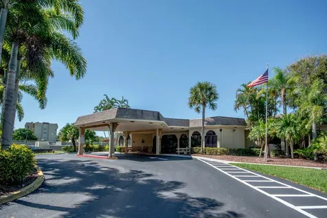 3951 Via Poinciana Lake Worth FL 33467