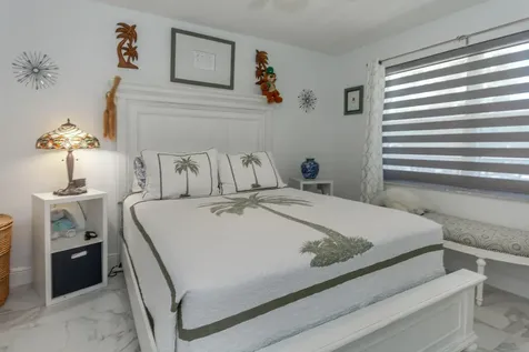 3951 Via Poinciana Lake Worth FL 33467