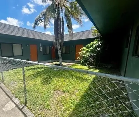 4040 NW 31st Terrace Lauderdale Lakes FL 33309