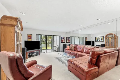 9283 Vista Del Lago Boca Raton FL 33428