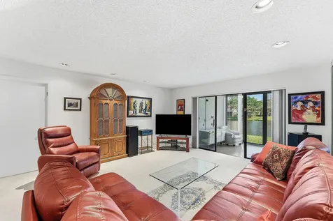 9283 Vista Del Lago Boca Raton FL 33428