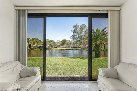 9283 Vista Del Lago Boca Raton FL 33428