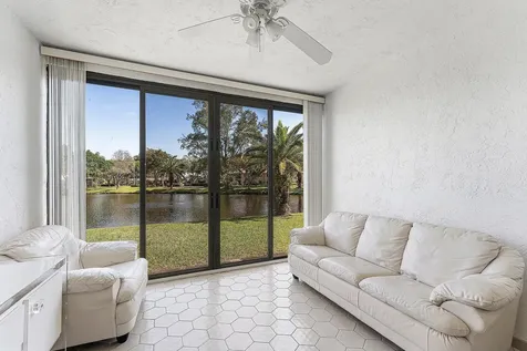 9283 Vista Del Lago Boca Raton FL 33428