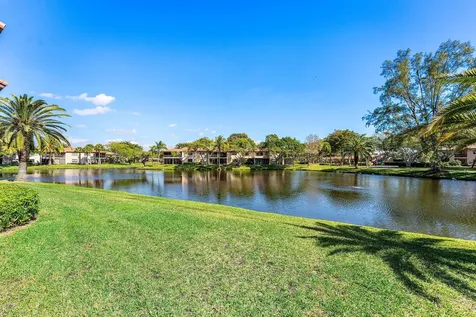 9283 Vista Del Lago Boca Raton FL 33428