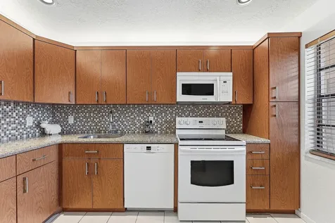 9283 Vista Del Lago Boca Raton FL 33428