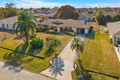 1962 Sw Libra Lane Port Saint Lucie FL 34984