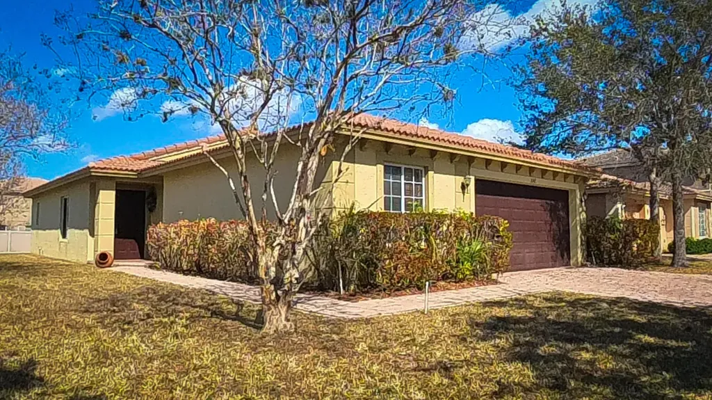 2142 Sw Newport Isles Boulevard Port Saint Lucie FL 34953