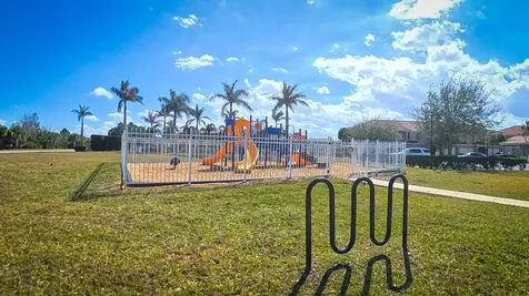 2142 Sw Newport Isles Boulevard Port Saint Lucie FL 34953