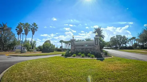 2142 Sw Newport Isles Boulevard Port Saint Lucie FL 34953