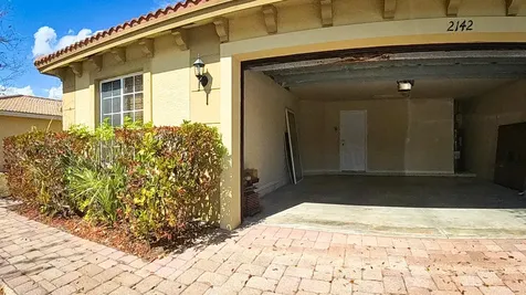 2142 Sw Newport Isles Boulevard Port Saint Lucie FL 34953