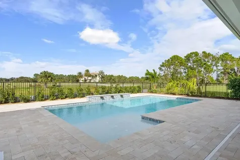 170 Se Rio Angelica Port Saint Lucie FL 34984