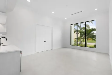 170 Se Rio Angelica Port Saint Lucie FL 34984