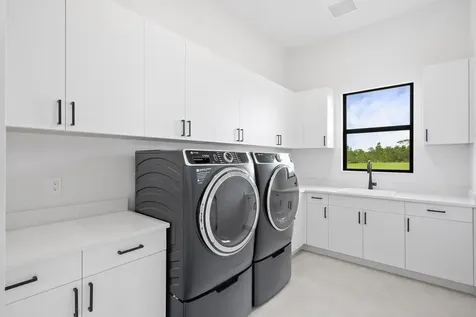 170 Se Rio Angelica Port Saint Lucie FL 34984