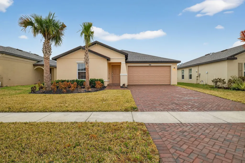 748 Carlyle Way Fort Pierce FL 34947