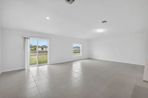 748 Carlyle Way Fort Pierce FL 34947